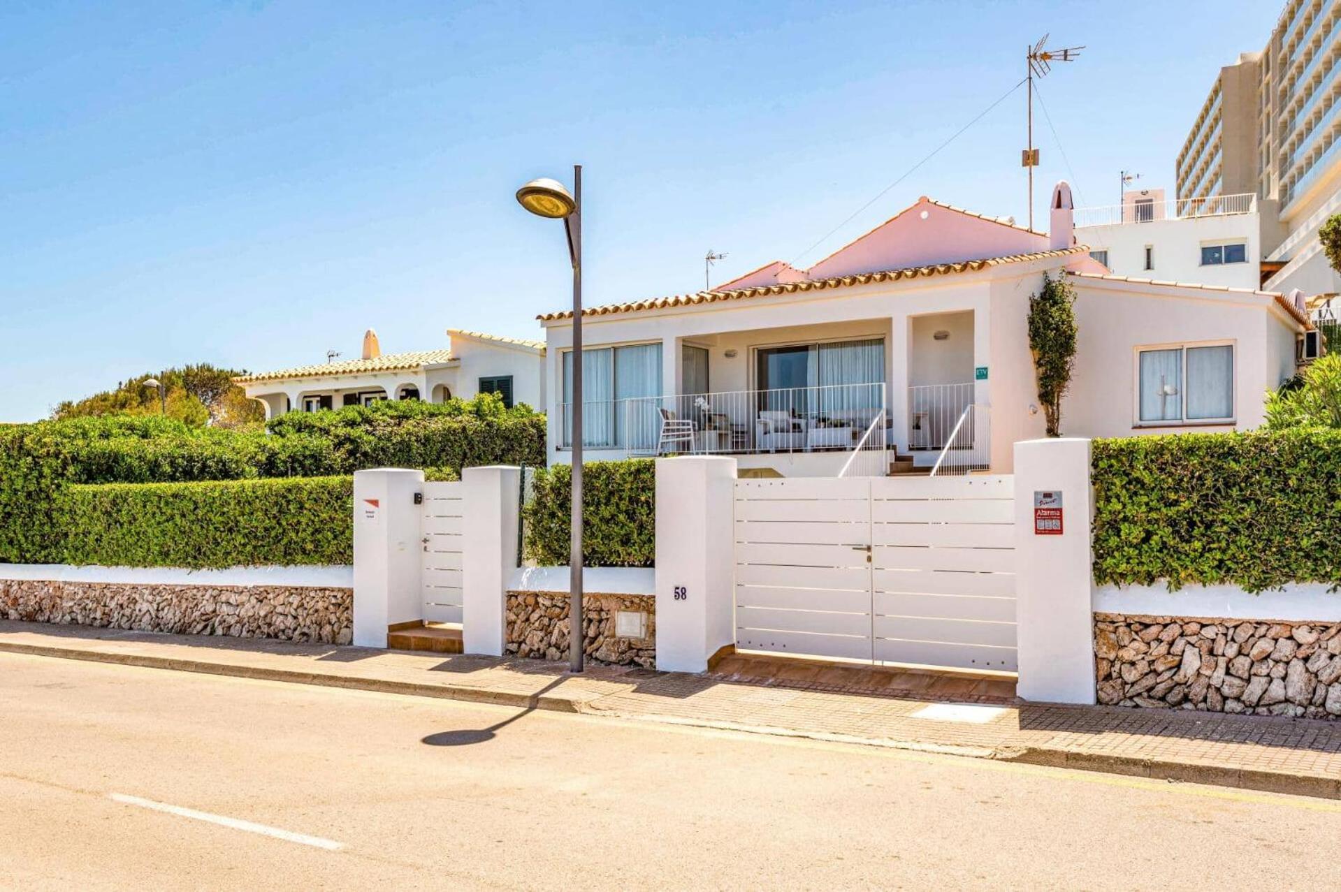 Villa Romani By Villa Plus أرينال دو ان كاسيل المظهر الخارجي الصورة
